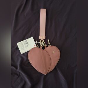 ✨NWT✨Lululemon: Dual Wristlet *Heart